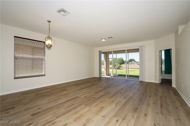 Foto del edificio - 11204 Lakeland Cir