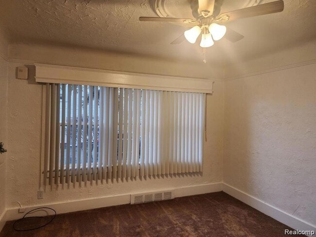 Foto del edificio - 196 Bondale Ave