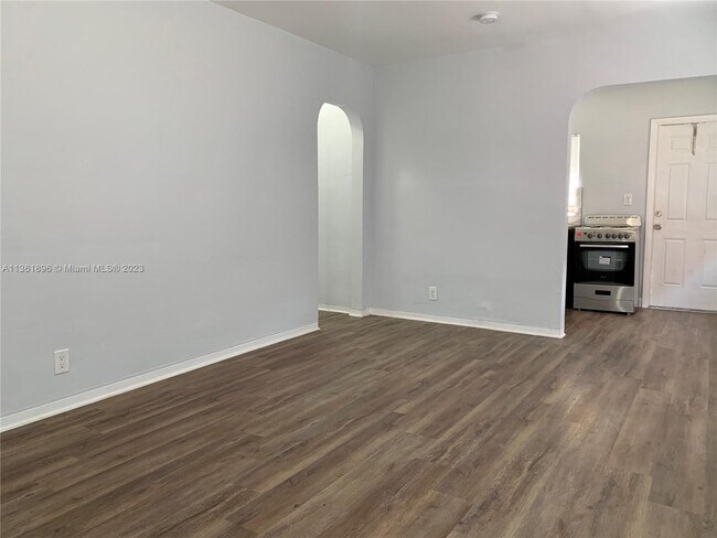 Foto del edificio - 2315 Adams St