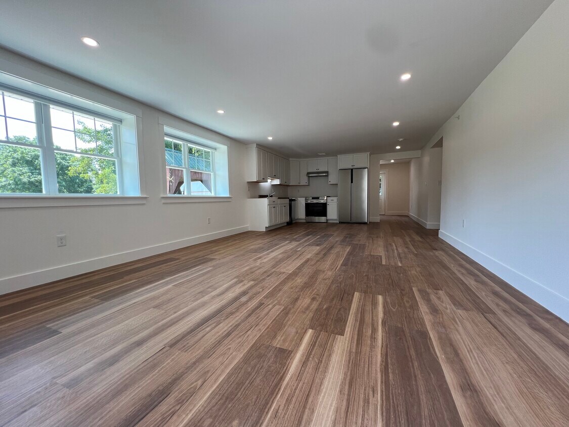 Foto principal - 61 Old Amherst Rd