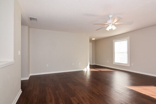 Foto del edificio - 2292 Blackwood Dr