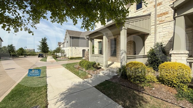 Foto del edificio - 6445 Northern Dancer Dr