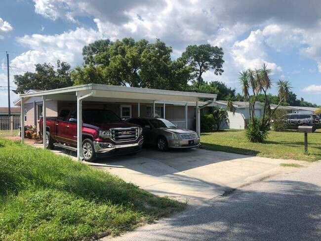 Building Photo - 2111 Hess Dr