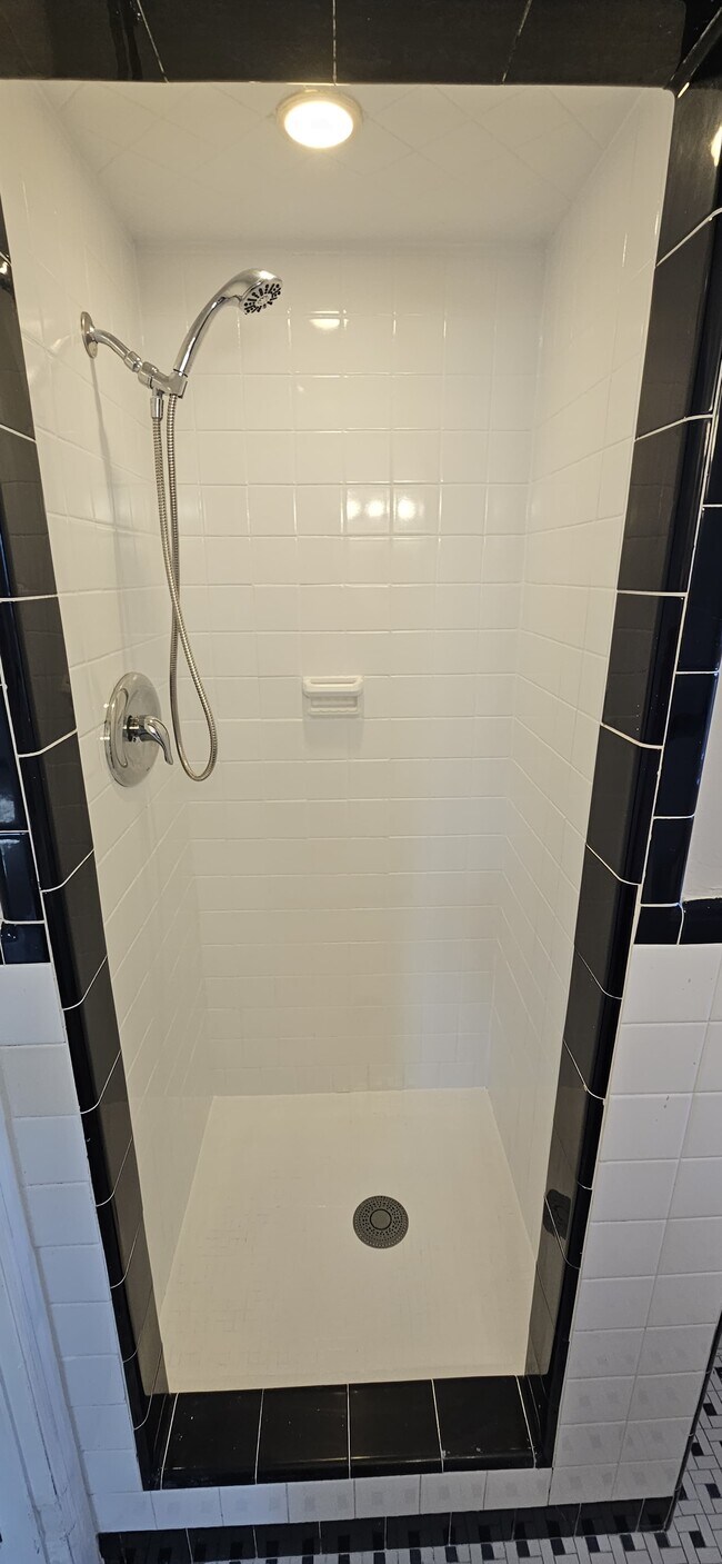 Foto del edificio - 421 Myrtle Ave