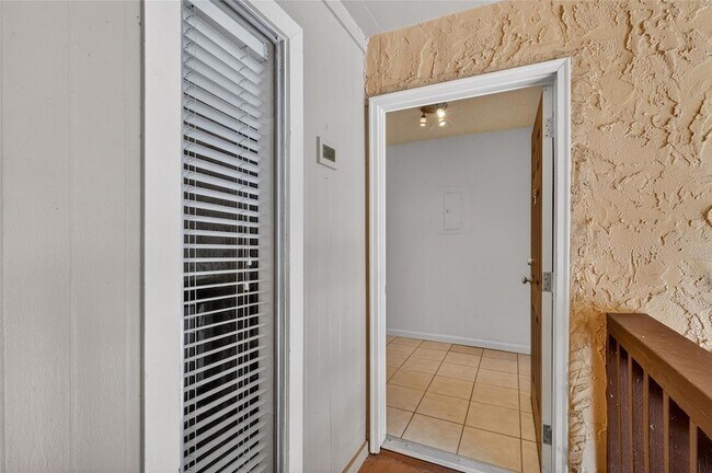 Foto del edificio - 1810 NW 23rd Blvd