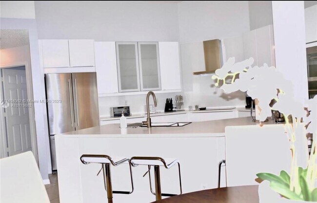 Foto del edificio - 3341 Overlook Rd