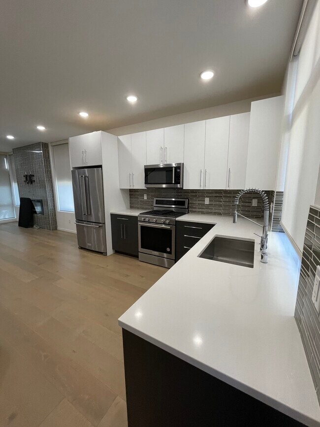 Foto del edificio - 12735 35th Ave NE