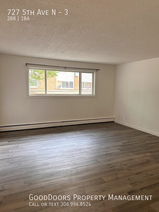 Building Photo - 727 5th Ave N