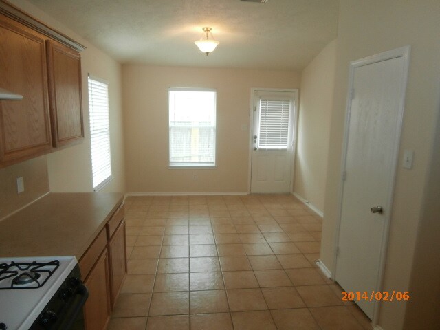 Building Photo - 19435 Nasworthy Dr