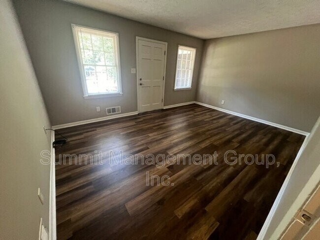 Foto del edificio - 8107 Cardav Ct