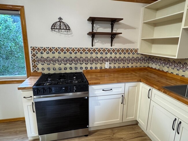 Range - 1734 Topanga Skyline Dr