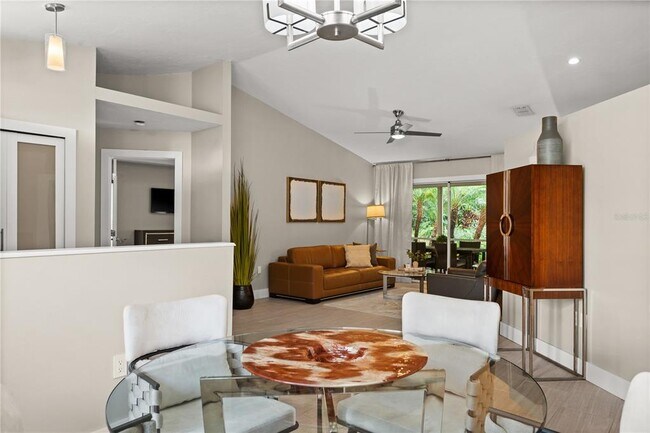 Foto del edificio - 6960 Stetson St Cir