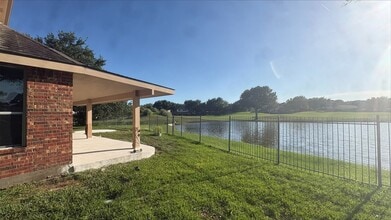 Building Photo - 1215 Pelican Hill Dr