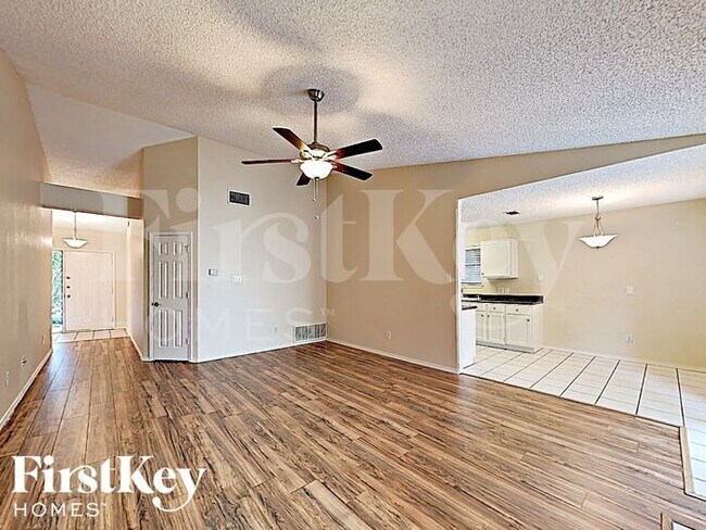 Foto del edificio - 6222 Arrowwood Dr