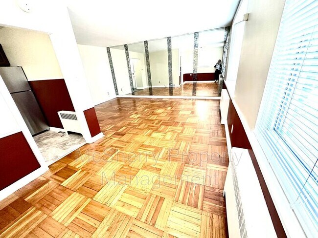Foto del edificio - 910 E Sharpnack St