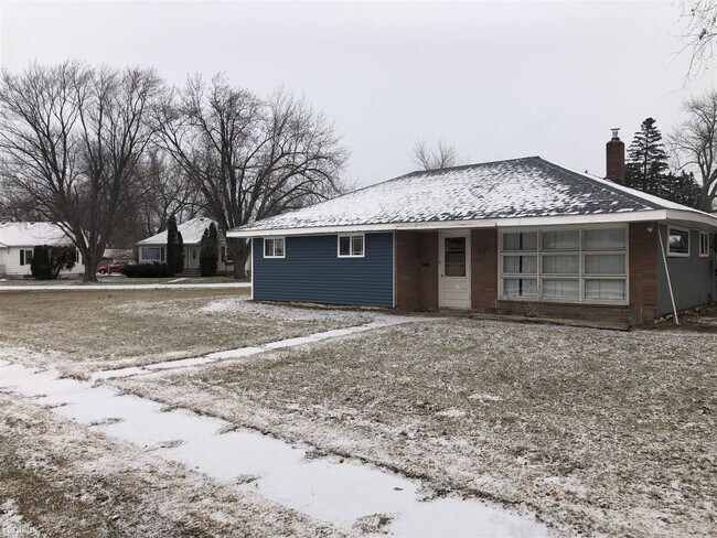 Building Photo - 3 br, 1 bath House - 1630 Hill Ave