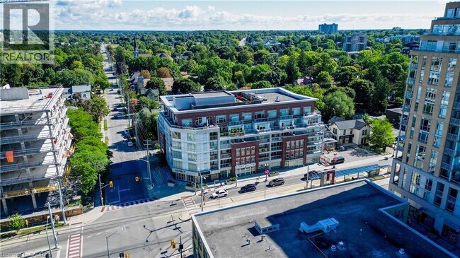 Photo du bâtiment - 188 King St S