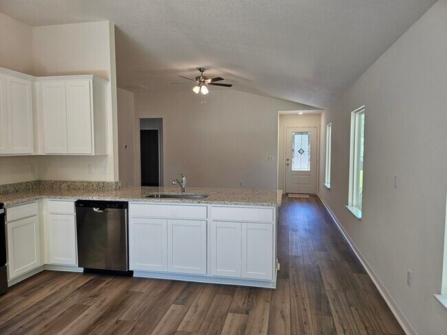 Foto del edificio - New build-3 bedroom, 2 bath