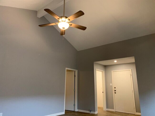 Building Photo - 13130 Townwood Dr