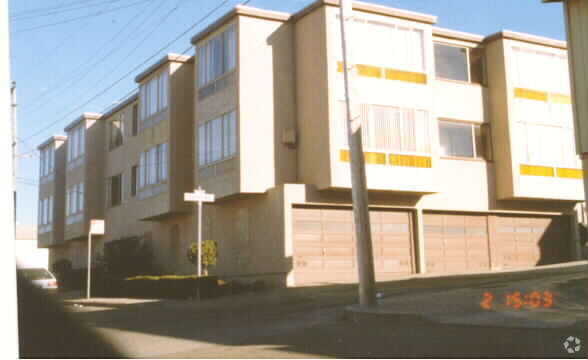 Building Photo - 300 Hamilton St