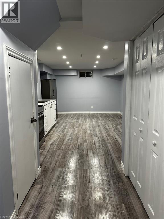 Building Photo - 560 Stonehenge Dr