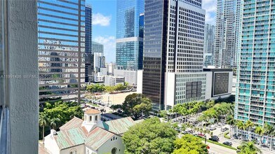Building Photo - 495 Brickell Ave