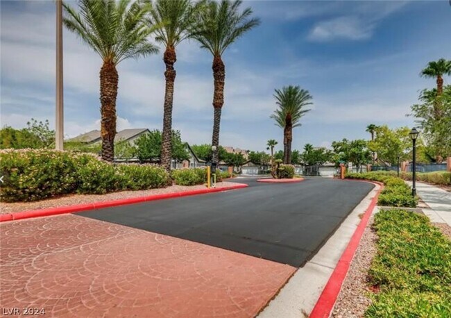 Foto del edificio - 10209 Juniper Creek Ln