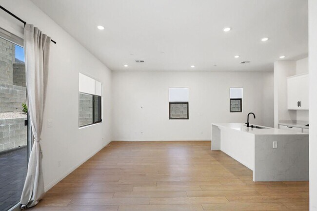 Foto del edificio - 3 Bedroom West Summerlin Beauty