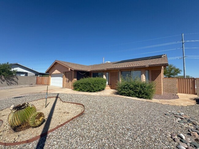Building Photo - Nice 3 bedroom house with In Ground Pool