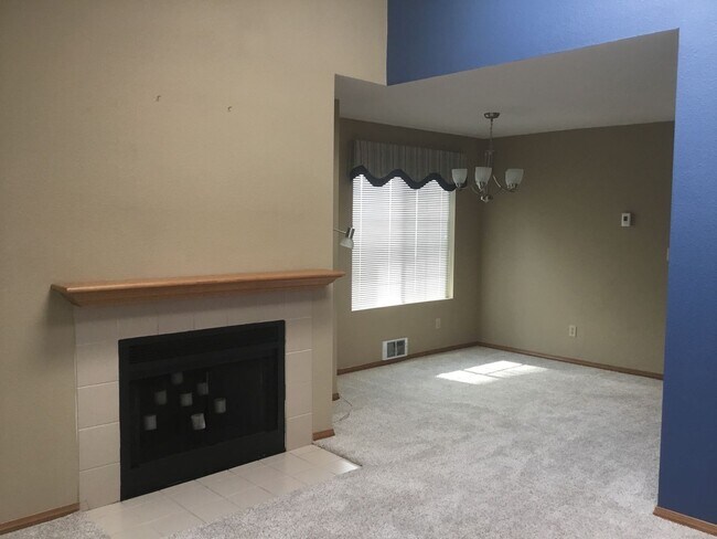 Foto del edificio - 2 Bedroom-1.75 Bath Single Story Condo/Just minutes from shopping, restaurants & great location f...