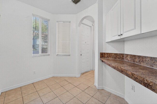 Foto del edificio - 3635 Sonoma Dr