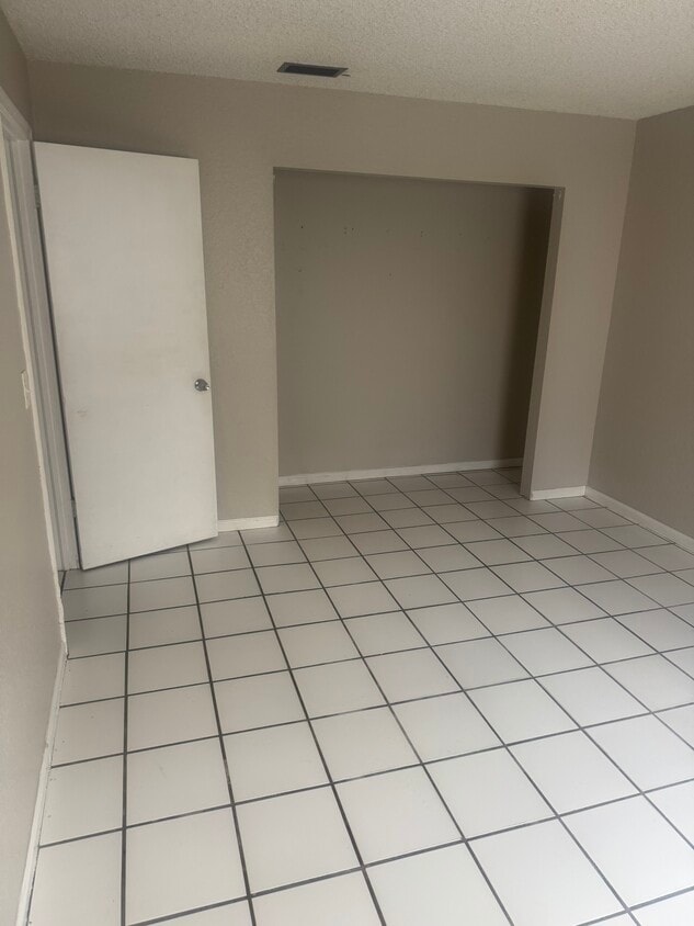 Building Photo - 4861 Badger Ave