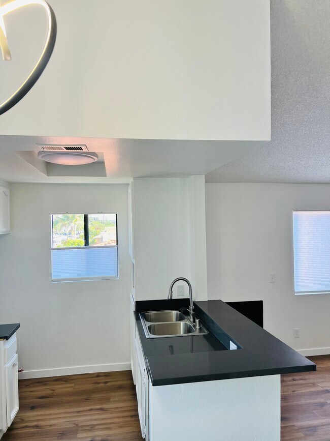 Foto del edificio - 6441 Kingman Ave