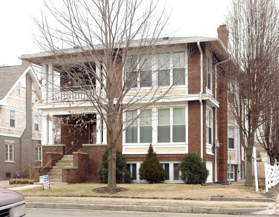 3809 N Pennsylvania St, Indianapolis, IN 46205 Apartments in