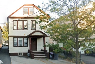 Building Photo - 646 Maple Ave