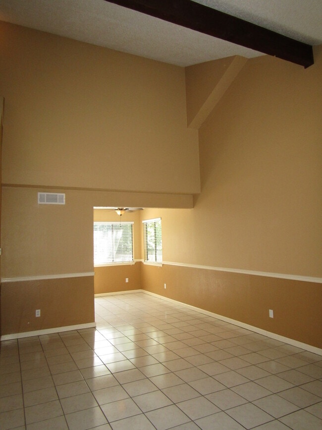 Building Photo - 7001 Winedale Dr