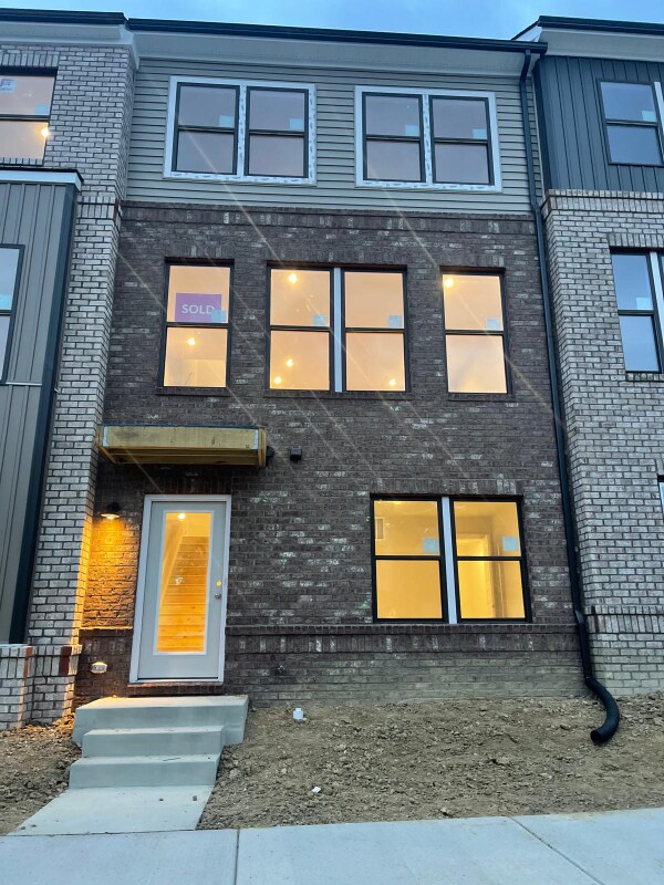 Building Photo - 9486 Pinkman Rd