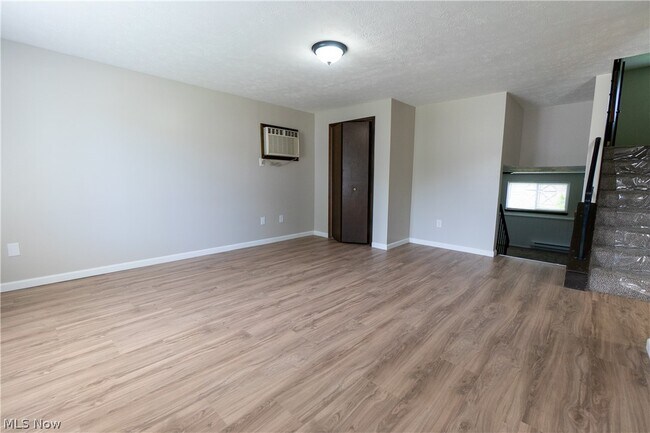 Foto del edificio - 5922 Albert Ave
