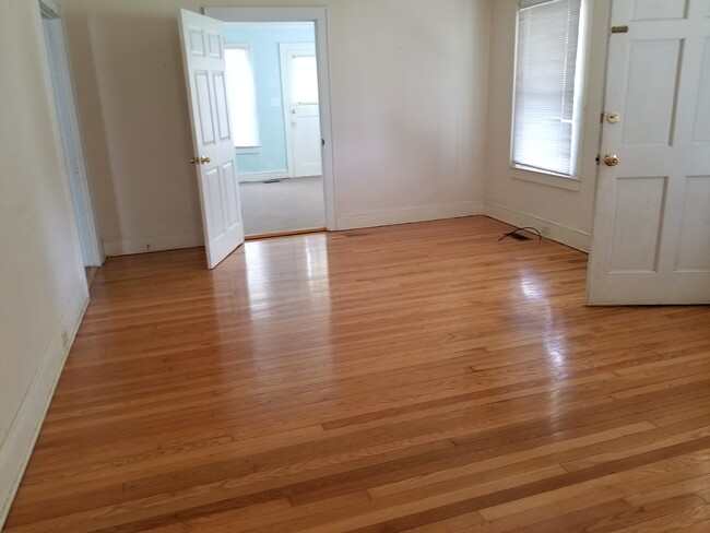 Living room - 406 Park Ave