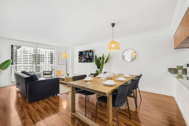 Foto del edificio - 1 SE 12th St