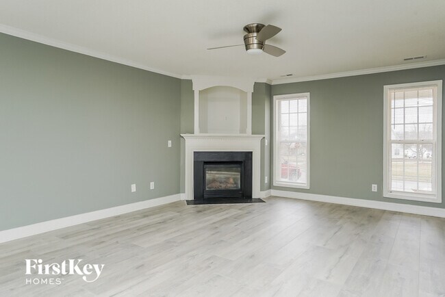 Building Photo - 5853 Ferncrest Ct