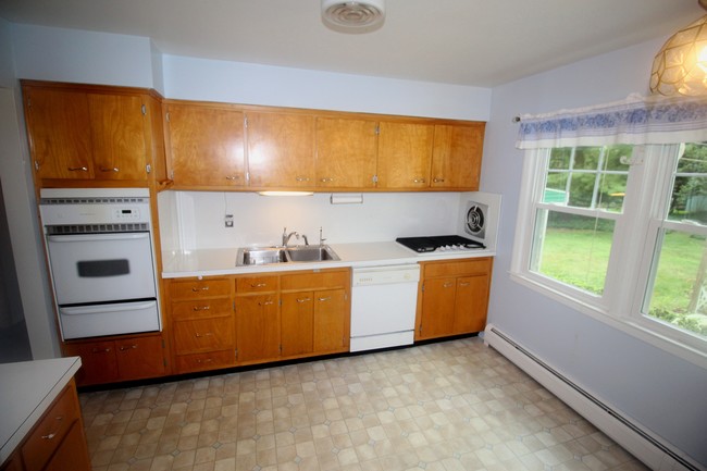 Building Photo - 341 Jefferson Avenue