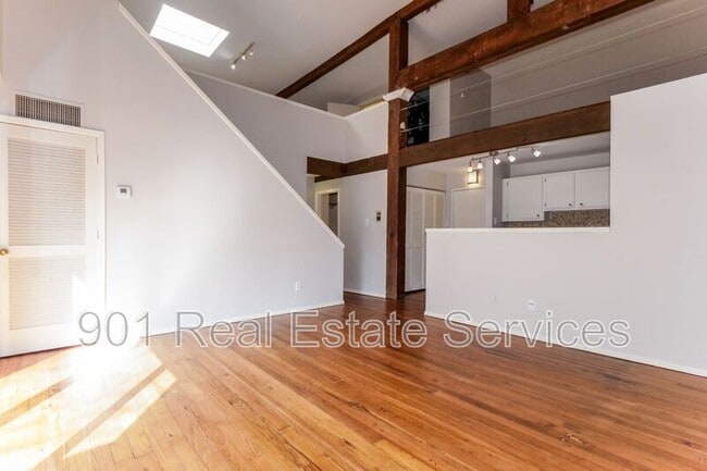 Foto del edificio - 107 S Front St