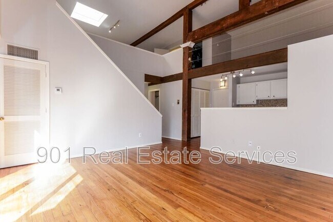 Building Photo - 107 S Front St