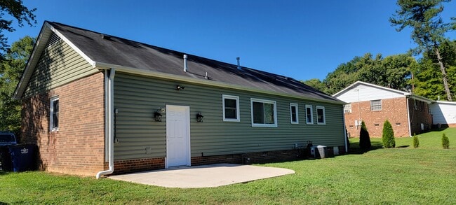 Building Photo - 1789 Hausman Dr