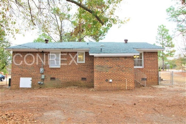 Building Photo - 301 Black Oak Rd