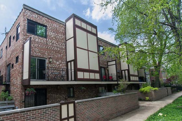 Primary Photo - 1133-1135 W Drummond Pl