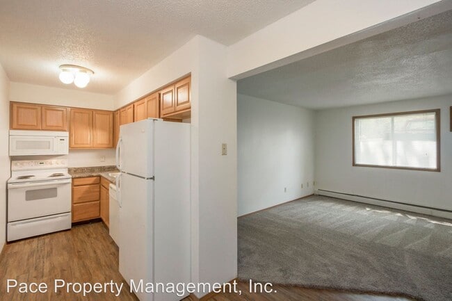 Building Photo - 2 br, 1 bath Apartment - 310 Finkbine Lane