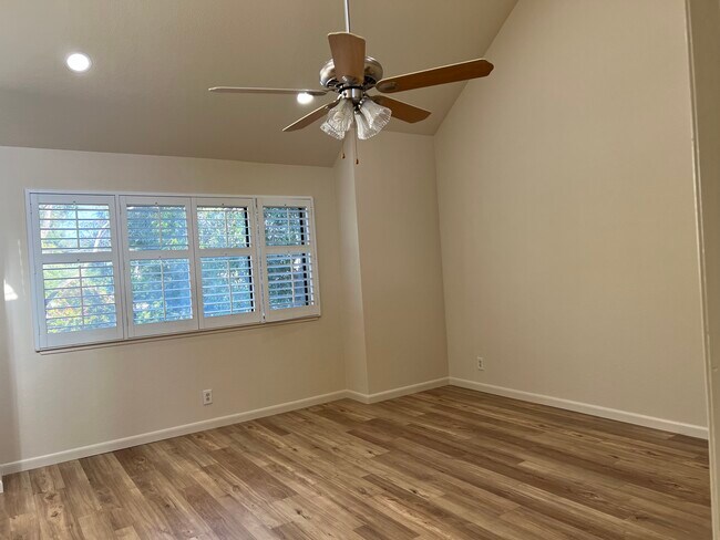 Building Photo - 249 Sierra Vista Ave