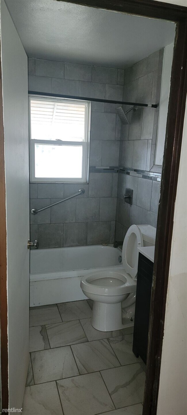 Building Photo - 2 br, 1 bath House - 4342 Garden Park Court